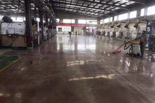 舊地坪打磨施工細節對工廠地坪改造價格的影響分析