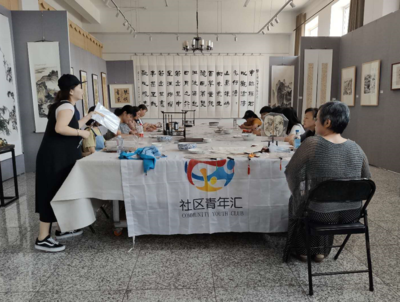 匠心傳古韻，素手繪清風(fēng)——記‘傳統(tǒng)文化在身邊’手繪中國團(tuán)扇活動(dòng)